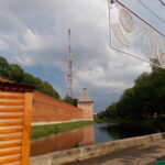 Smolensk's kremlin, flanked by a Soviet-era radio tower. (Conti, 2014) Smolensk's kremlin, flanked by a Soviet-era radio tower. (Conti, 2014)